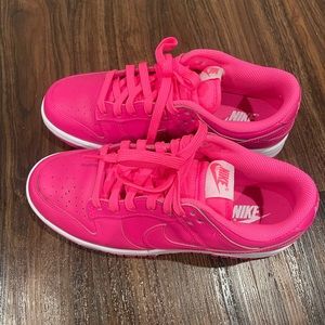 Nike Dunk Low Hyper Pink Sneakers